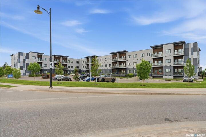 Property Photo: 545 Hassard Close 214 SK S7L 6V3