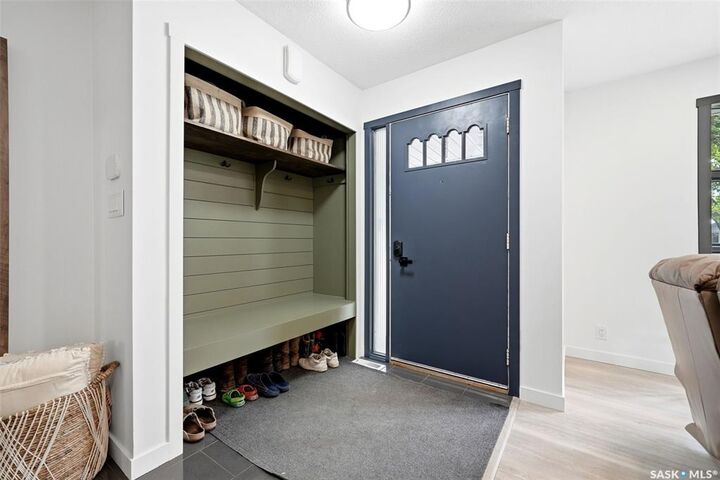Property Photo:  3620 King Street  SK S4S 2J1 