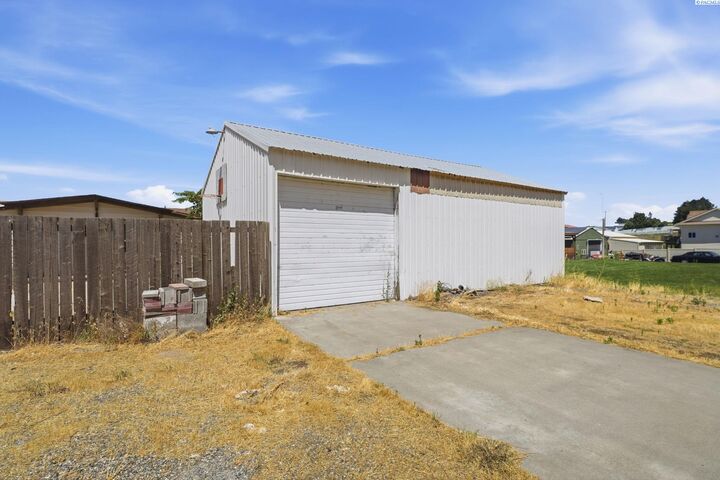 Property Photo:  273 Harbor Blvd  WA 99323 