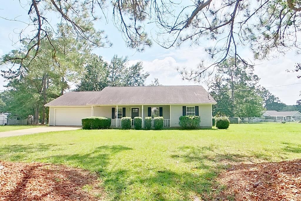 Property Photo: 205 Spruce Pine Dr GA 31757