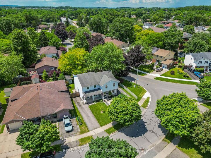 Property Photo: 6479 Malibu Drive ON L2H 2W4