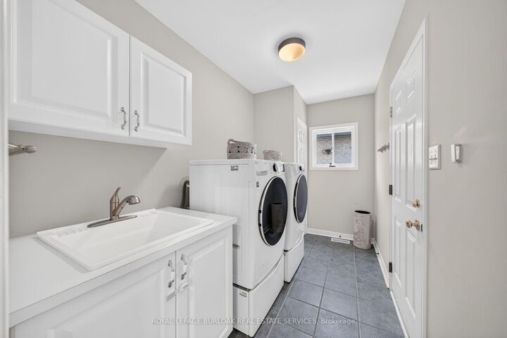 Property Photo: 2203 Turnberry Road ON L7M 4P9