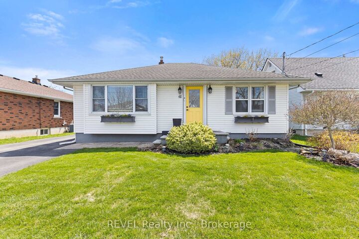 41 Rose Avenue — photo 1