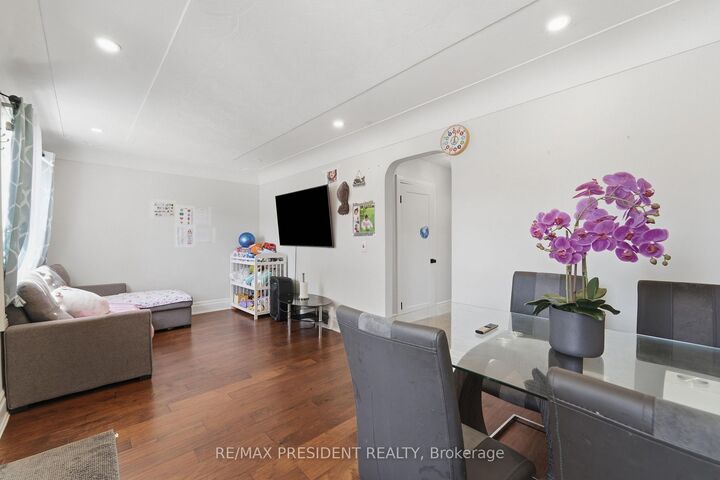 Property Photo: 43 Adair Avenue N ON L8H 6A5