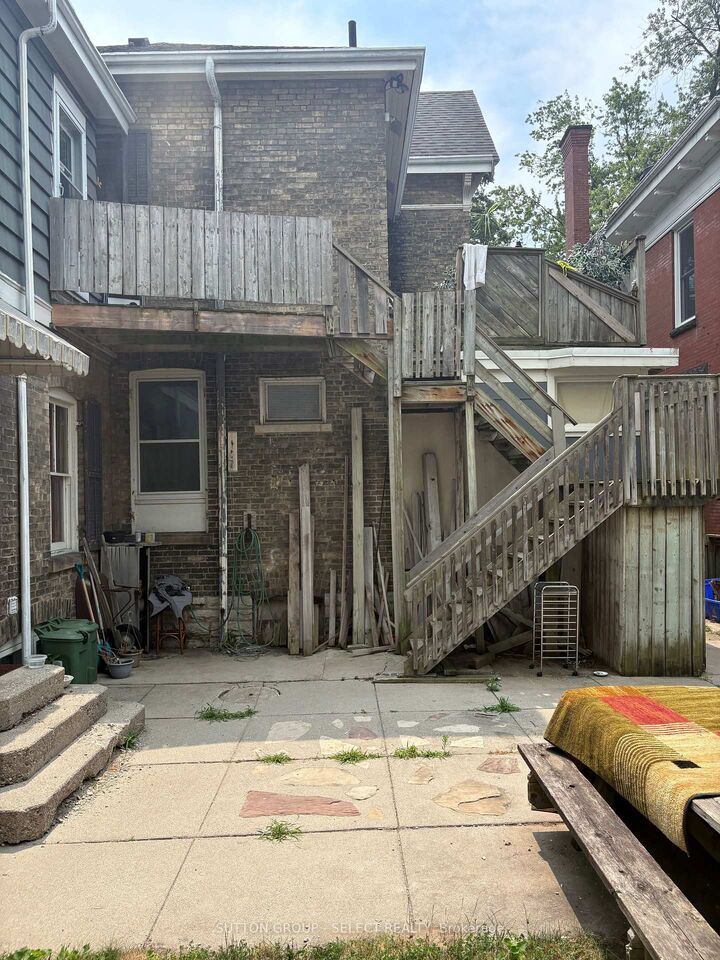 Property Photo:  292 Central Avenue  ON N6B 2C8 