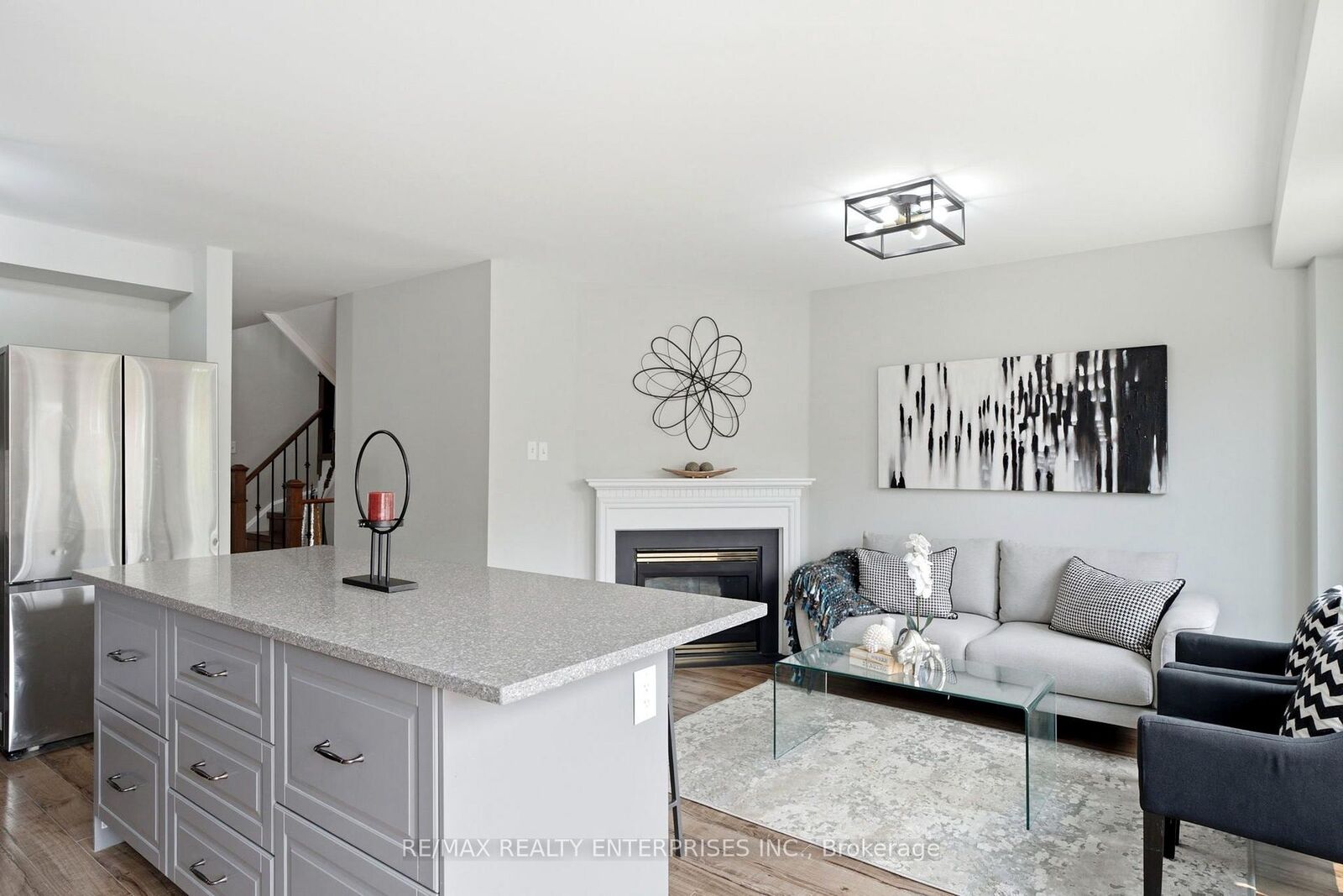 Property Photo: 6930 Elliott Parliament Street ON L5W 1B5