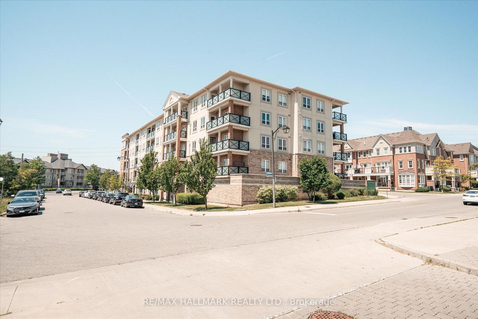 Property Photo: 10 Mendelssohn Street 117 ON M1L 0G7
