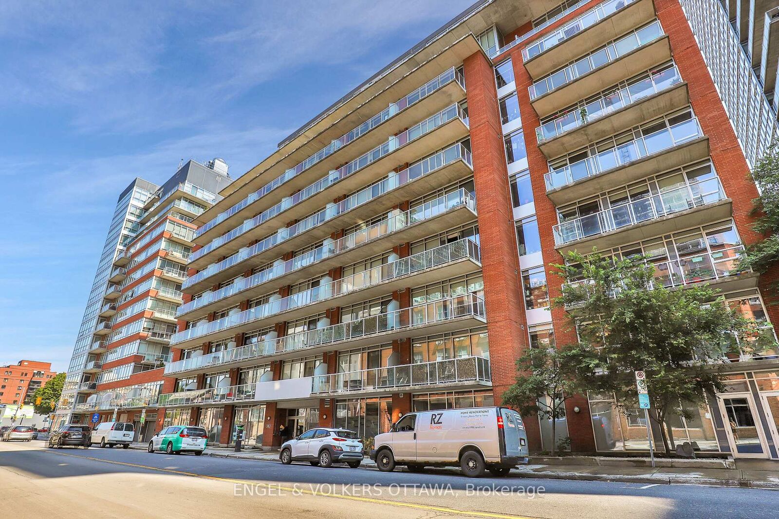Property Photo: 383 Cumberland Street 406 ON K1N 1J7