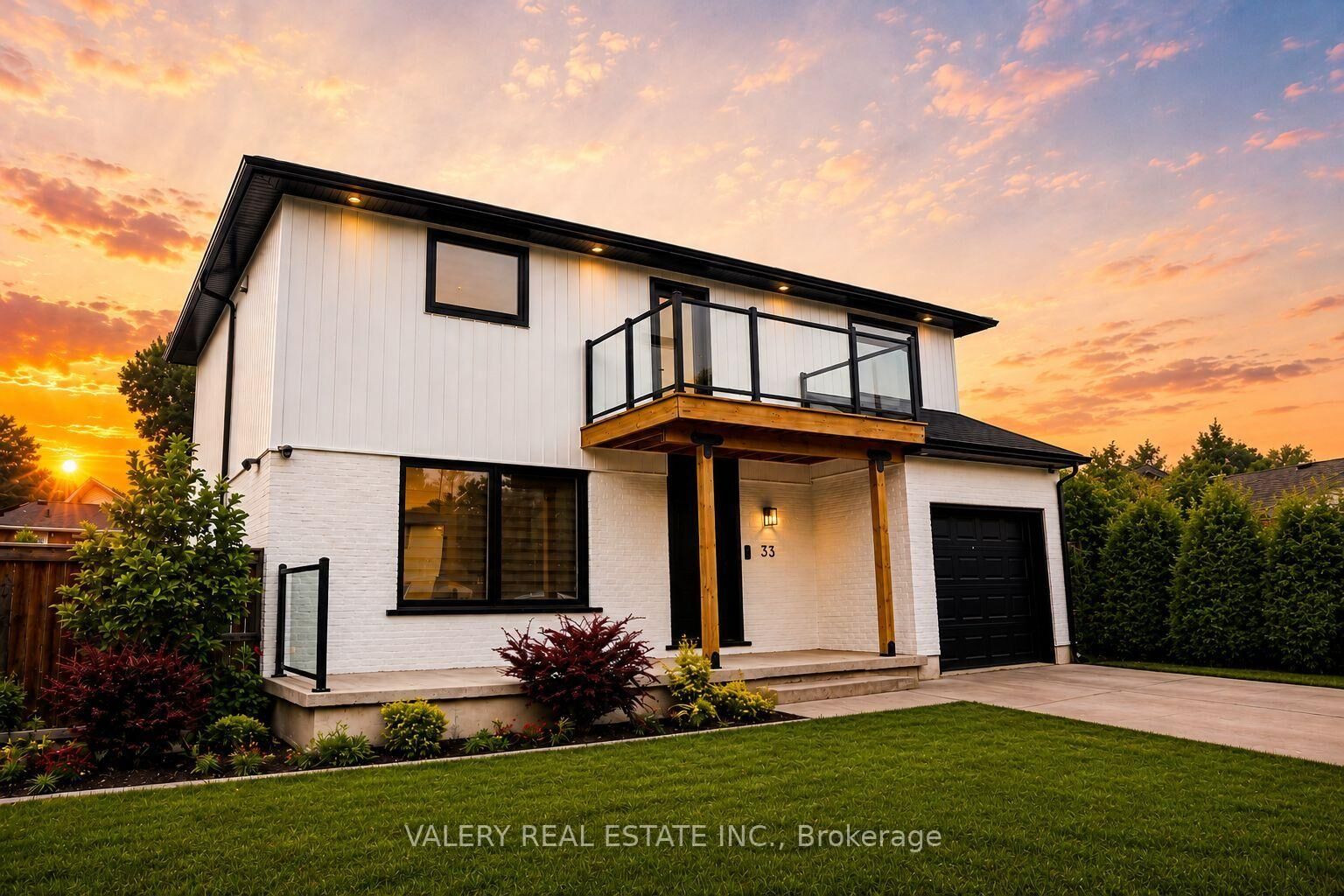 Property Photo:  33 Chilton Dr. Drive  ON L8J 1L4 