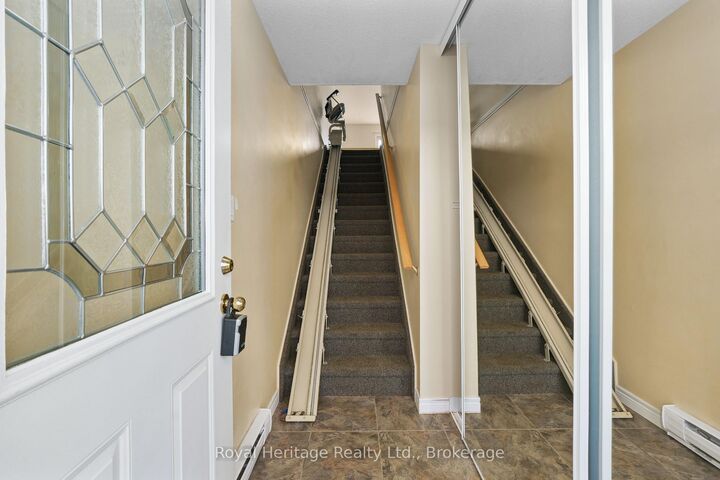 Property Photo: 97 Dundas Street 4 ON K0K 1H0