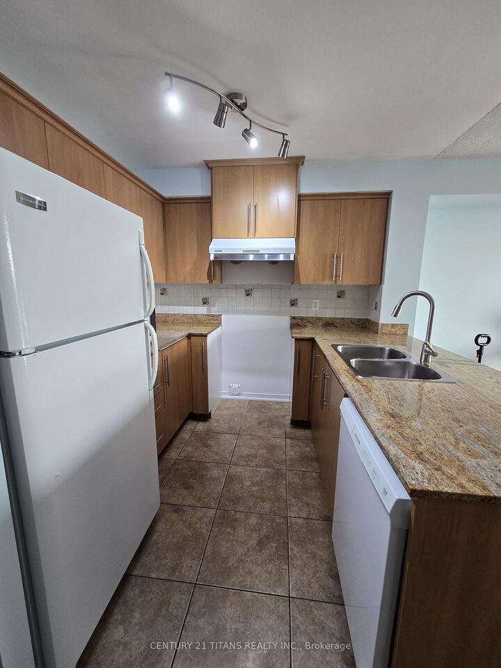Property Photo:  8 Rosebank Drive 9F  ON M1B 5Z3 