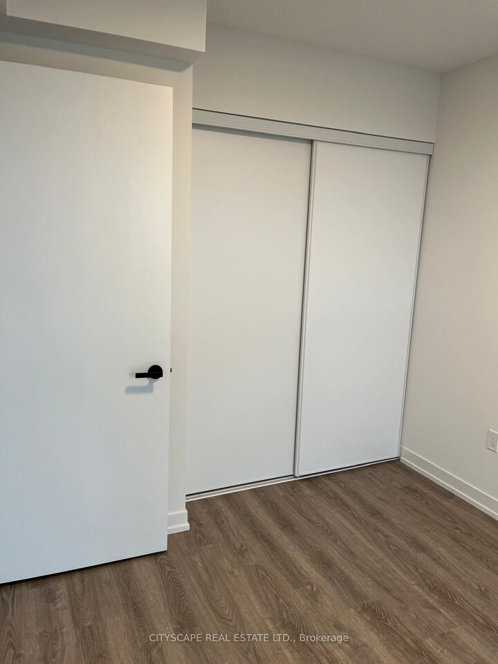 Property Photo: 195 Commerce Street 2505 ON L4K 0P9
