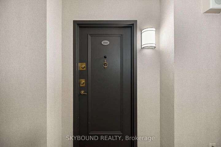 Property Photo: 15 La Rose Avenue 1510 ON M9P 1A7