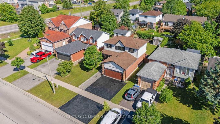 Property Photo: 6 Freeland Avenue ON L1C 4R9