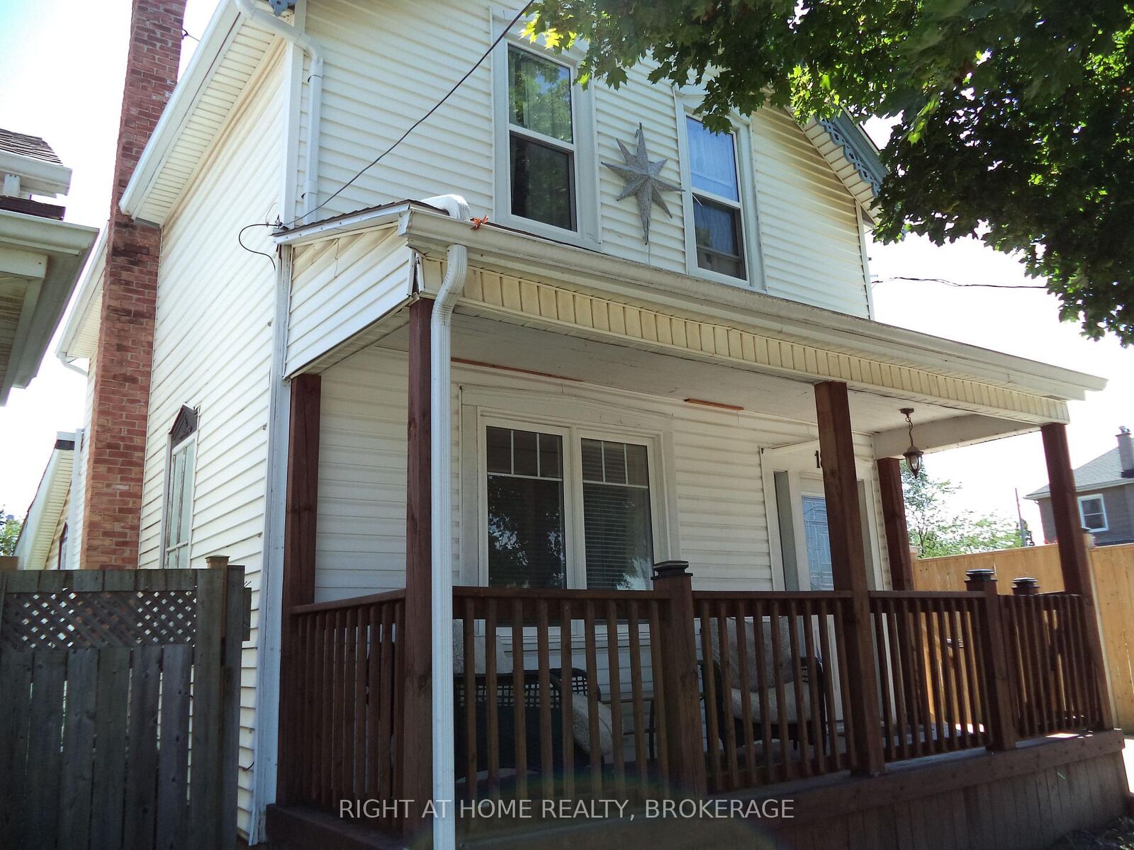 Property Photo: 18 Almond Street ON L2T 1E9