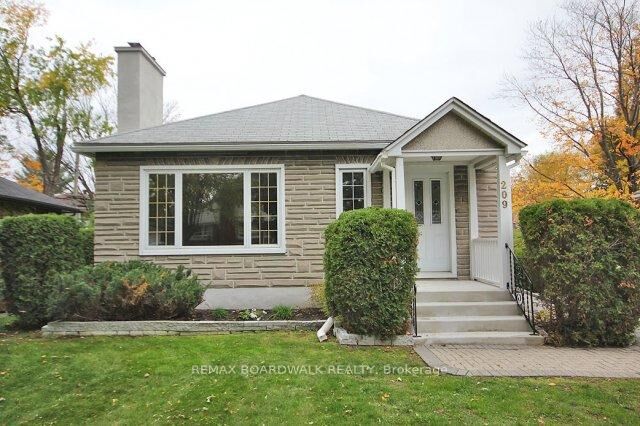 Property Photo: 209 Knox Crescent ON K1G 0K6