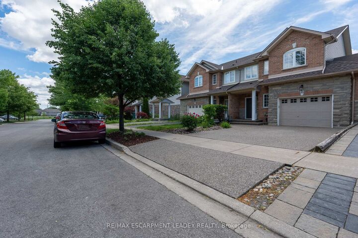 Property Photo: 26 Olivia Place ON L9K 1R3