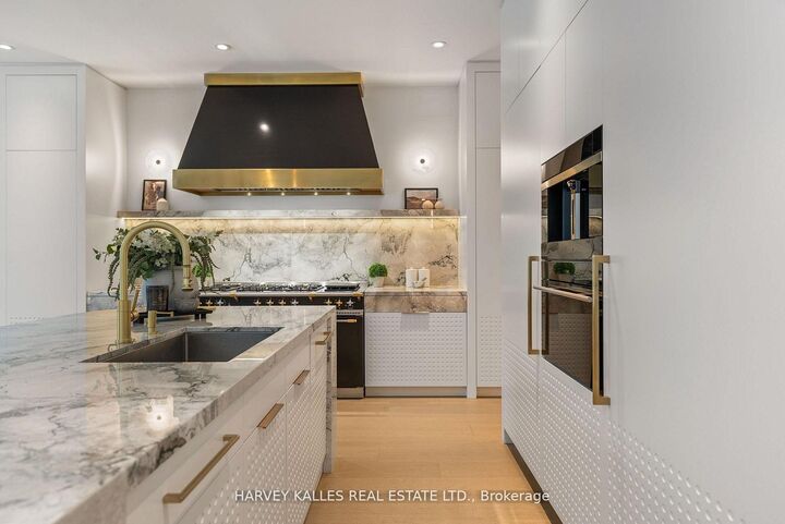 Property Photo: 335 Lytton Boulevard ON M5N 1R9
