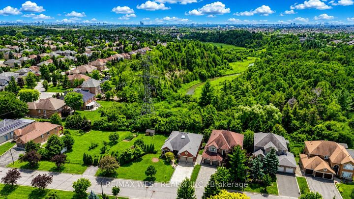 71 Gidleigh Park Crescent — photo 1