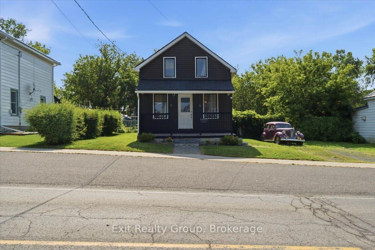 Property Photo: 90 Palace Road ON K7R 3B3