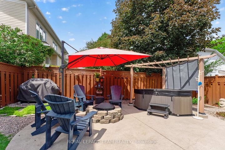 Property Photo:  14 Wynridge Place  ON K2M 2S9 