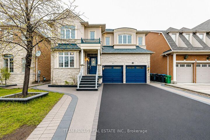 Property Photo: 19 Valleycreek Drive ON L6P 2B7