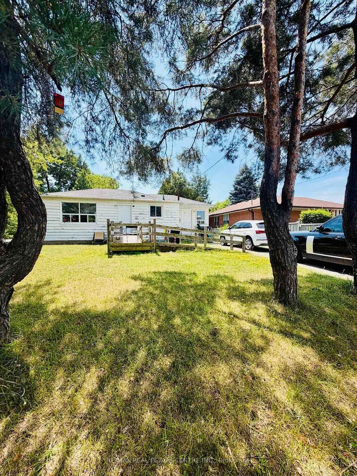 Photo de la propriété: 7118 Goreway Drive ON L4T 2T6