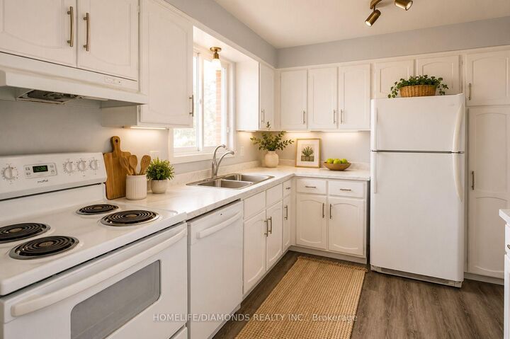Property Photo: 558 First Avenue Bsmt ON L3C 1Z3