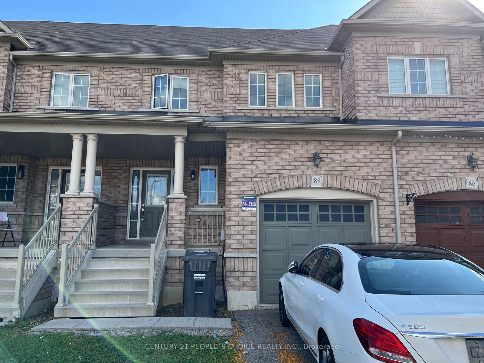 Photo de la propriété: 88 Delport Close ON L6P 3T1