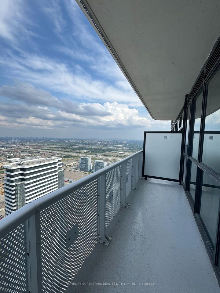 Photo de la propriété: 225 Commerce Street 5815 ON L4K 0R1