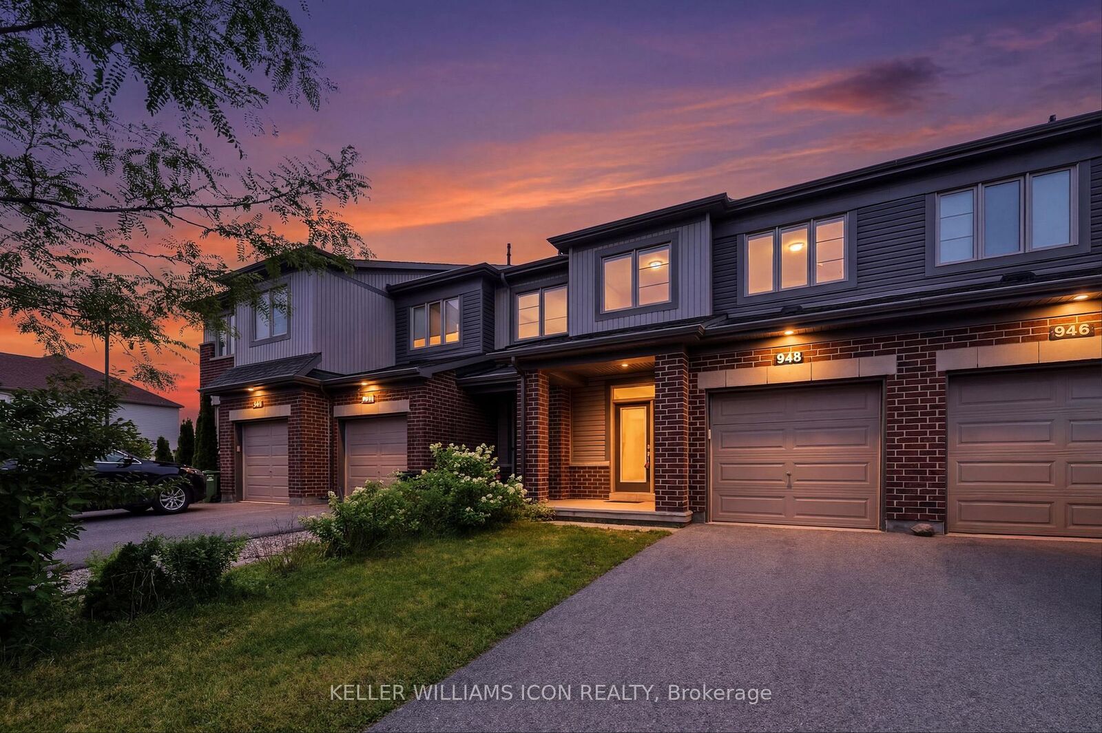 Property Photo:  948 Kilbirnie Drive  ON K2J 6G2 