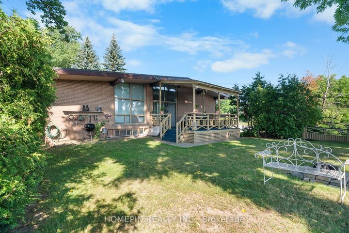 Property Photo:  25 Grovetree Road  ON M9V 2Y3 
