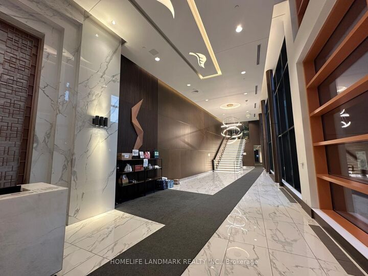 Property Photo:  85 McMahon Drive 1810  ON M2K 0H1 