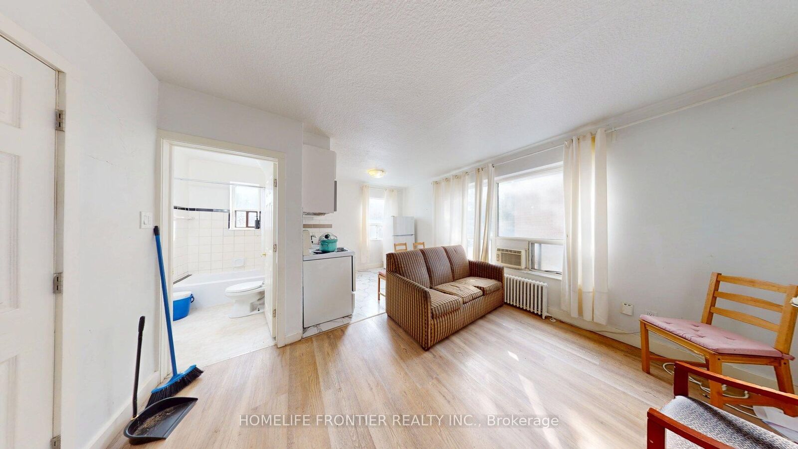Property Photo: 1110 Weston Road 4 ON M6N 3S4