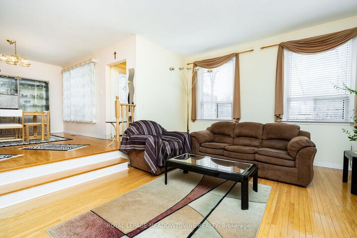 Property Photo:  61 Ardglen Drive 19  ON L6W 1V1 