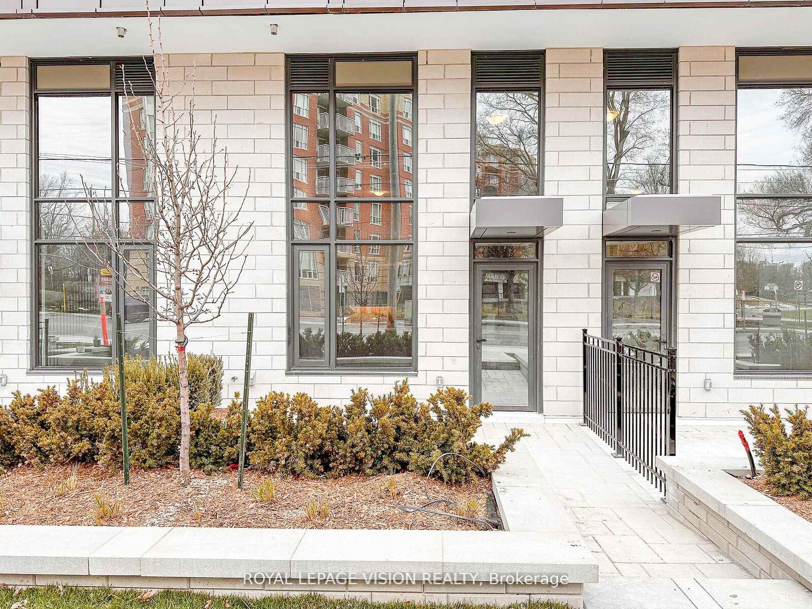 Property Photo:  250 Lawrence Avenue W 105  ON M5M 1B1 