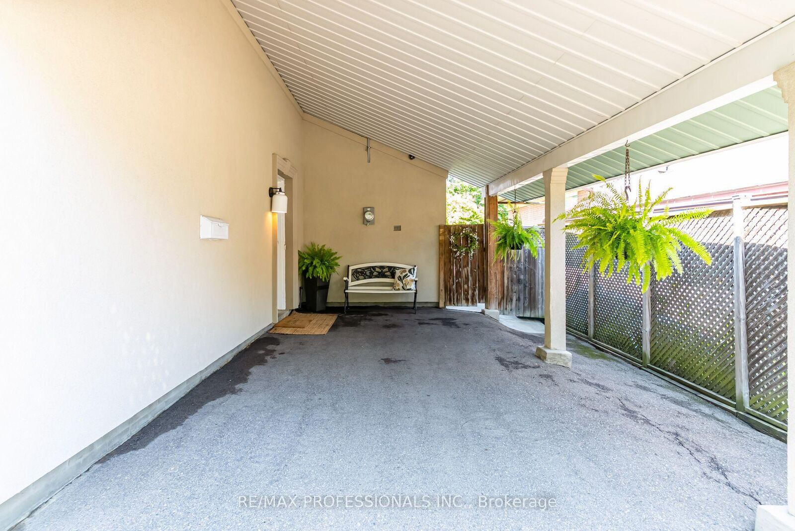 Property Photo:  48 Genthorn Avenue  ON M9W 2S9 