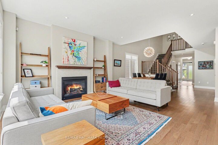 Property Photo: 260 Shinleaf Crescent ON K1W 0J2