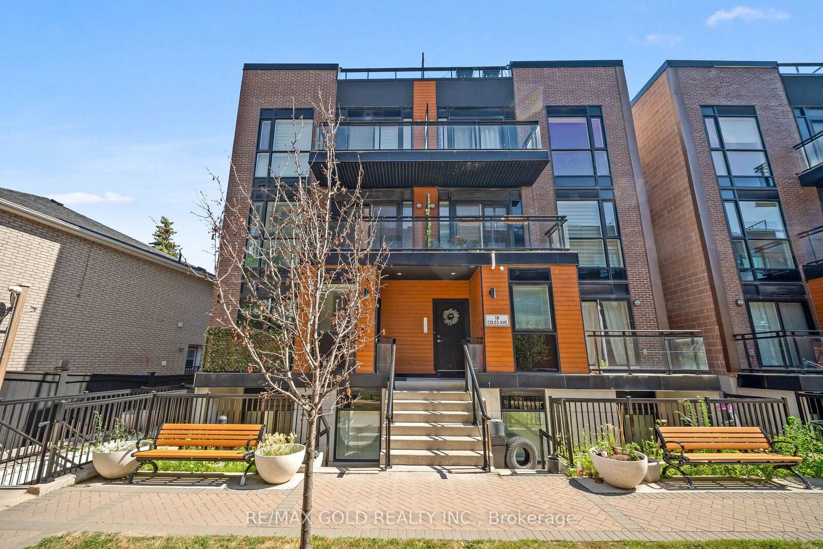 Property Photo:  18 Coles Avenue 602  ON L4L 1L9 