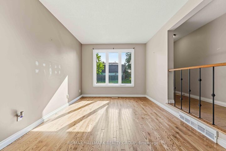 Property Photo: 1093 St-Emmanuel Terrace ON K1C 2J6
