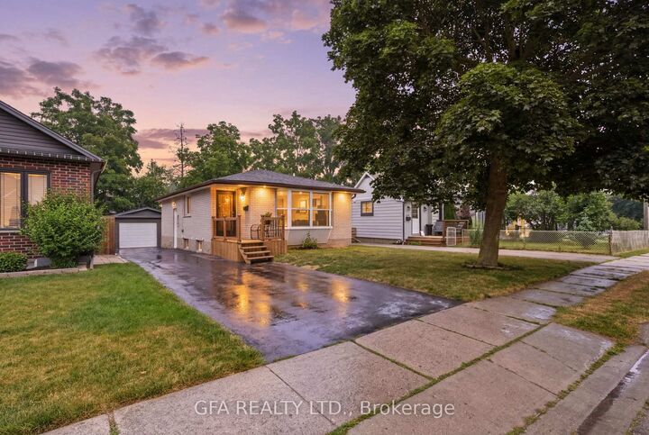 13 Mercer Road — photo 1