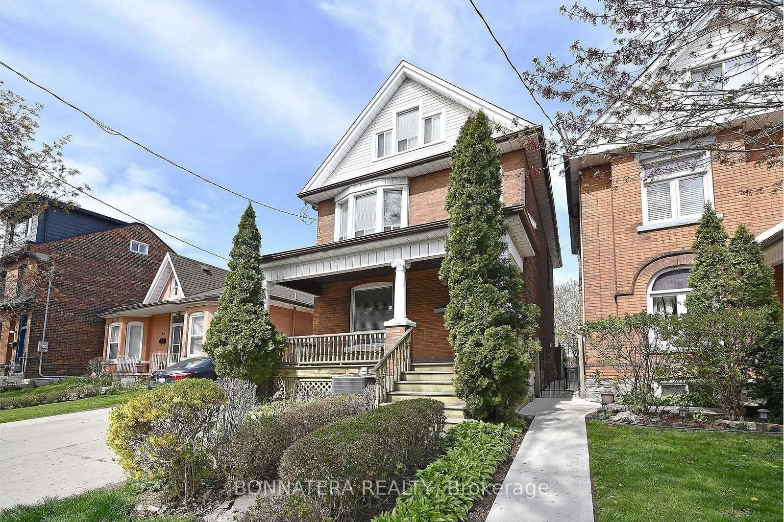Property Photo:  47 Emerald Street N (Main)  ON L8L 5K2 