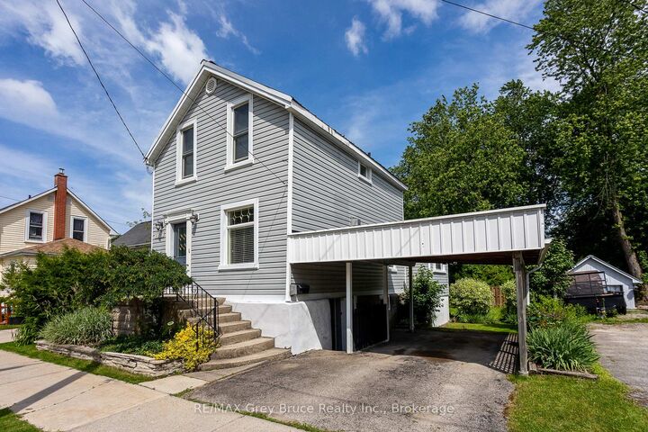 1591 5th Avenue W — photo 1