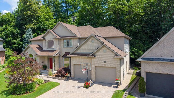 656 Robertson Place — photo 1