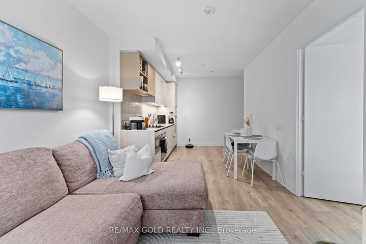 Property Photo: 1000 Portage Parkway 502 ON L4K 0L1
