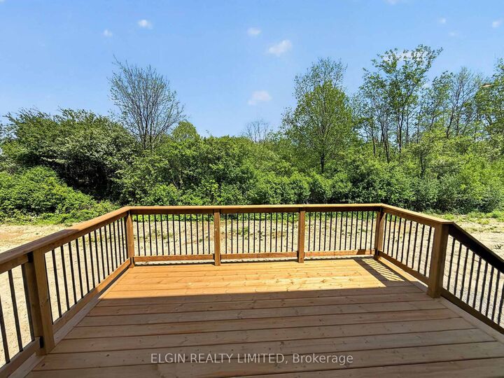 Property Photo:  30 Hemlock Crescent  ON N5H 0C1 