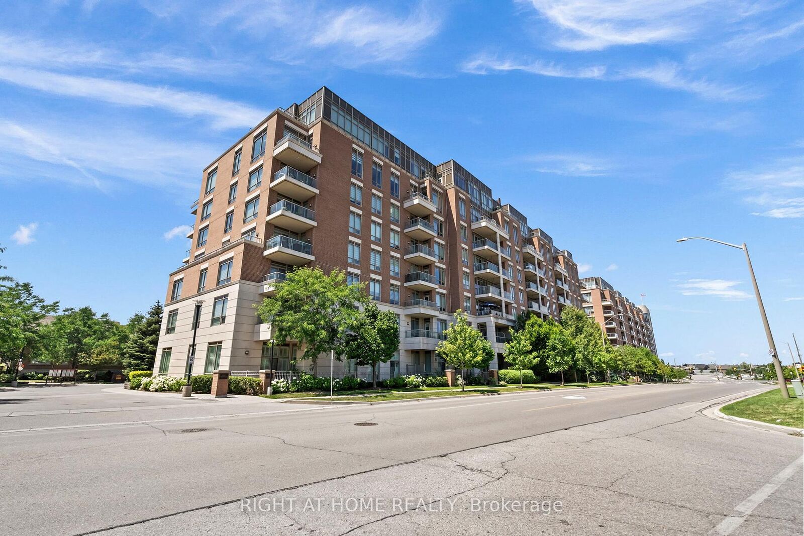 Property Photo: 2470 Prince Michael Drive 606 ON L6H 0G9