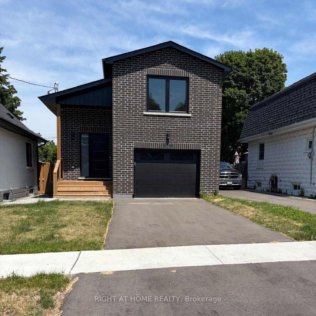 Property Photo:  376 Mitchell Avenue  ON L1H 2W4 