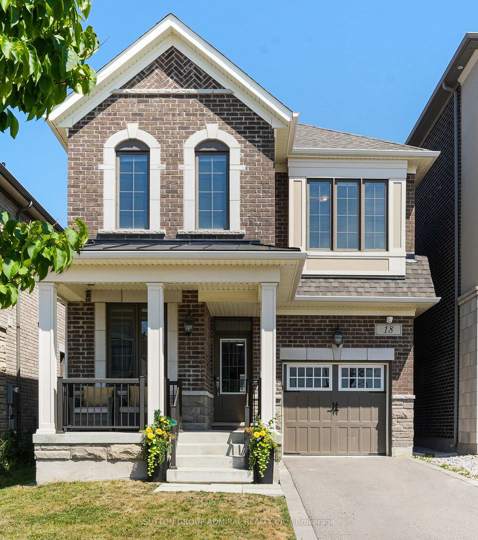Property Photo: 18 Morning Sparrow Drive ON L4H 5A6