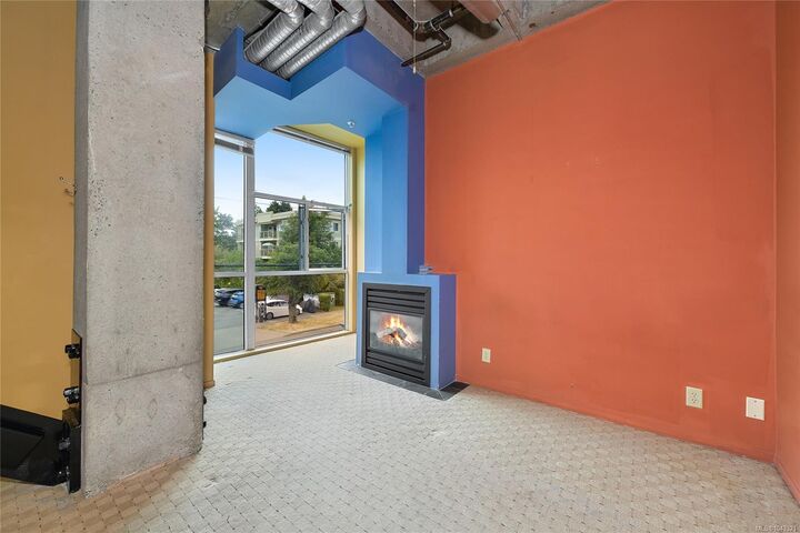 Property Photo: 1061 Fort St #201 BC V8V 5A1